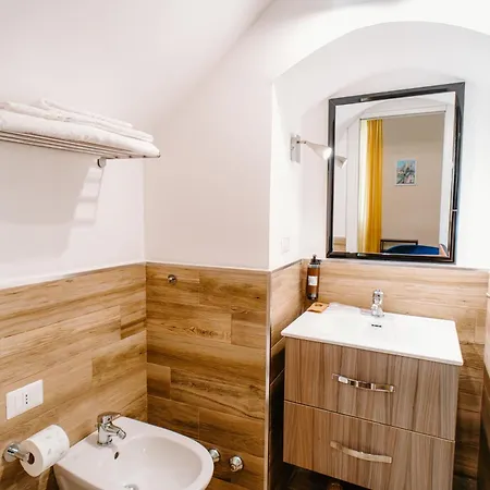 Maison 21 - Autentico Nel Centro Storico Apartament *